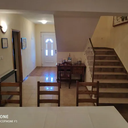 Lisinski بيت للعطل زادار