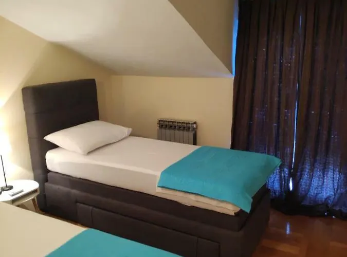 Lisinski بيت للعطل *