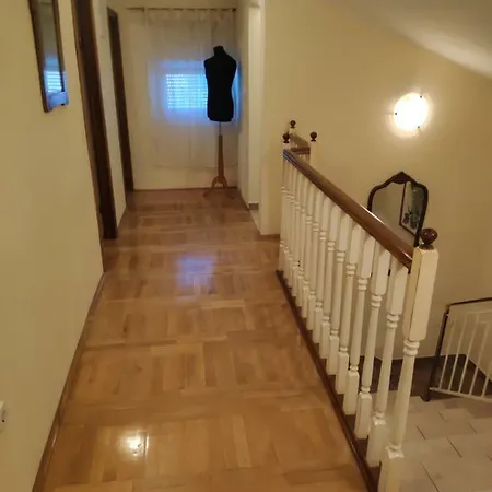 Lisinski Nyaraló Zára