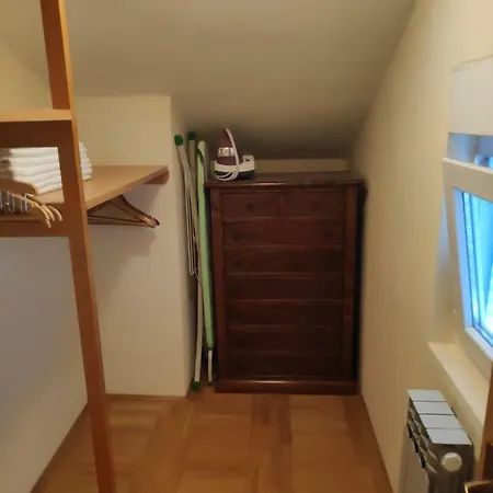 Lisinski Nyaraló Zára